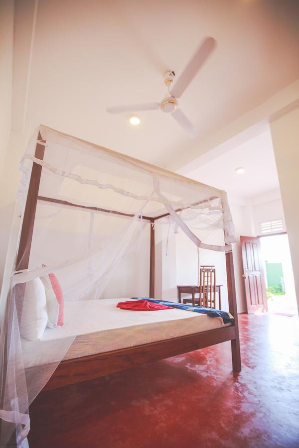Hotel Lay Back @ Lazies Midigama East Exterior foto